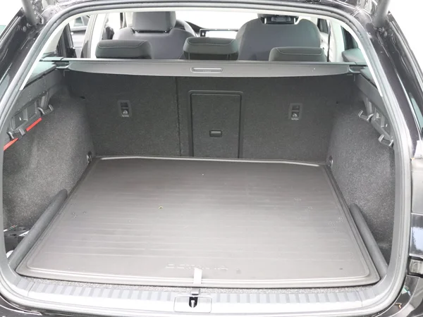 SKODA Octavia Combi (2024) — foto 3 van 24