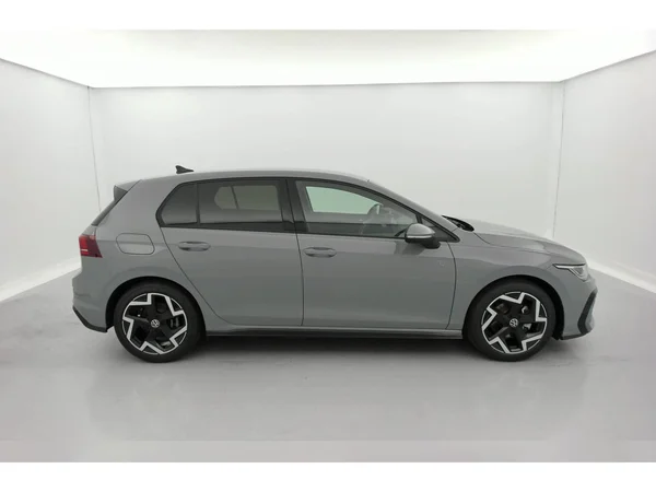 VOLKSWAGEN Golf VIII (2025) — foto 25 van 36