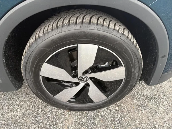 VOLKSWAGEN Tiguan (2026) — foto 16 van 24