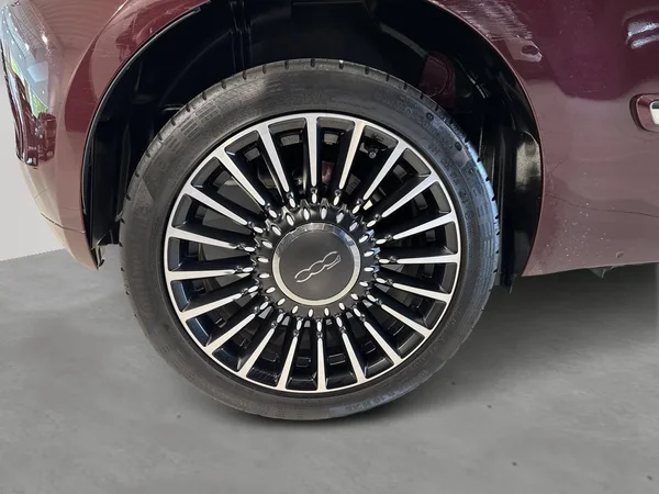 Fiat 500 (2019) — foto 13 van 15