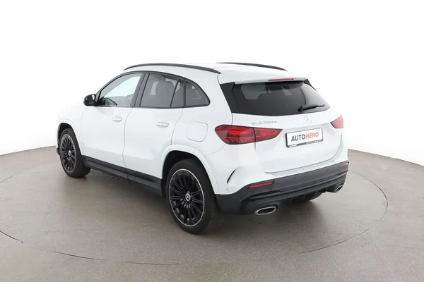 Mercedes-Benz GLA-Klasse (2024) — foto 10 van 16