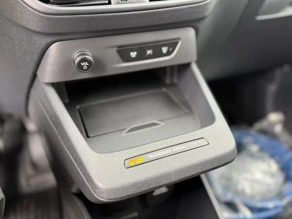 Ford Transit Courier (2025) — foto 21 van 35