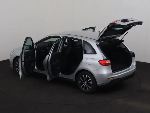 MERCEDES B 180 (2020) — foto 24 van 25