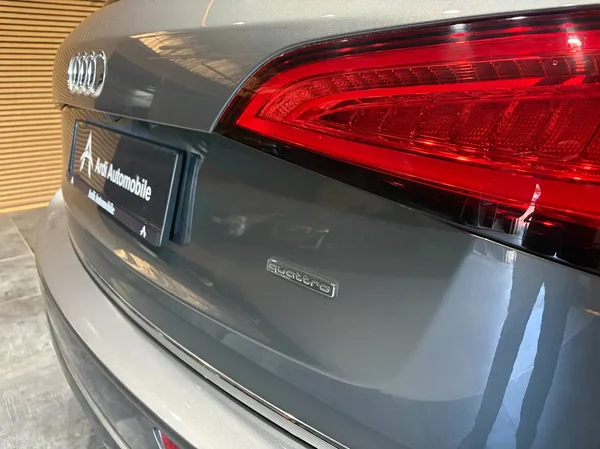 Audi Q5 (2015) — foto 24 van 28