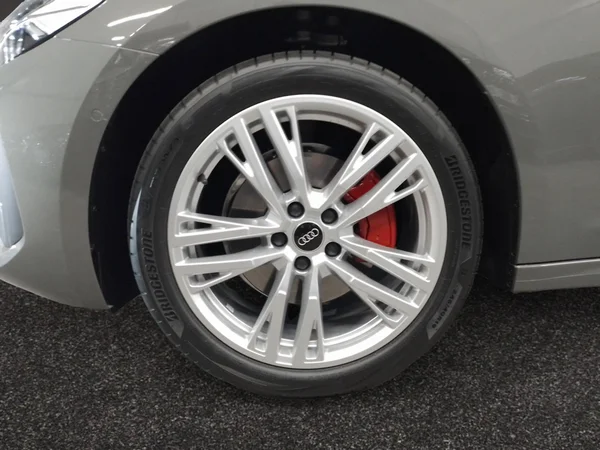 AUDI A5 Avant (2024) — foto 10 van 15