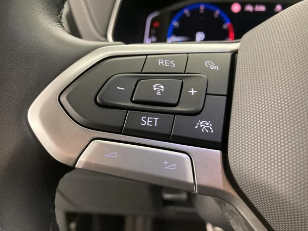 VOLKSWAGEN T-Cross (2025) — foto 31 van 35