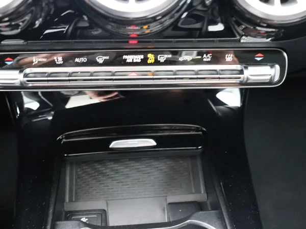 Mercedes-Benz CLA (2025) — foto 16 van 34