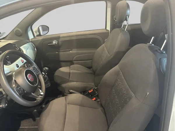 Fiat 500C (2024) — foto 14 van 15