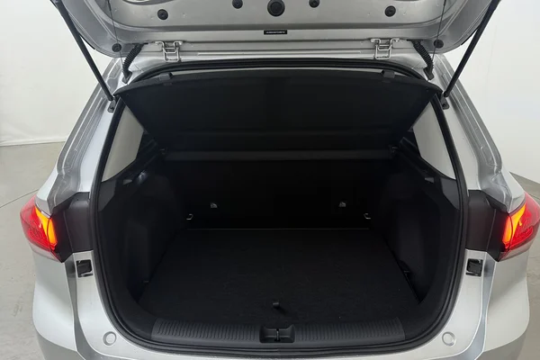 MG ZS Hybrid+ (HEV) (2026) — foto 13 van 17