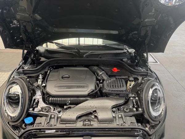MINI Mini (F56 LCI II) (2022) — foto 18 van 20