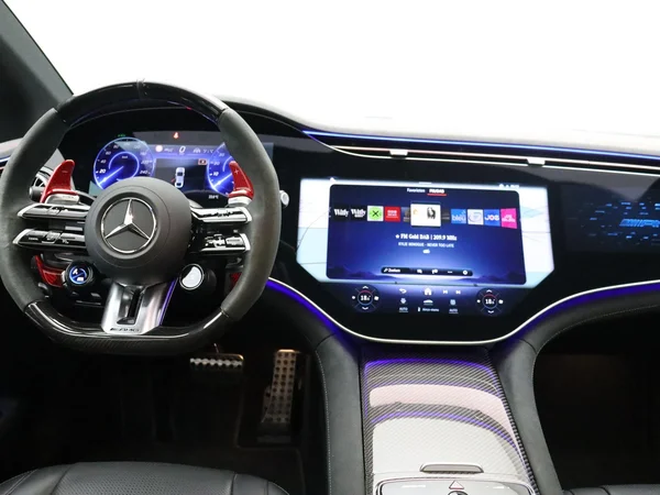 Mercedes-Benz EQE (2025) — foto 16 van 33