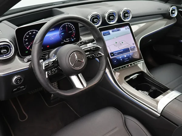 Mercedes-Benz C-Klasse (2022) — foto 16 van 32
