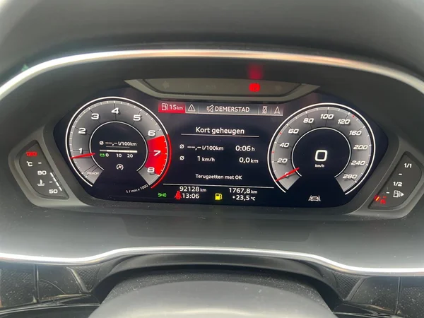 AUDI Q3 (2019) — foto 7 van 24