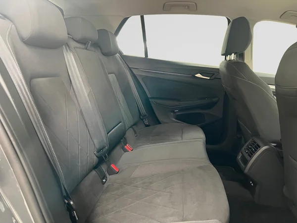 VOLKSWAGEN Golf VIII (2023) — foto 2 van 20
