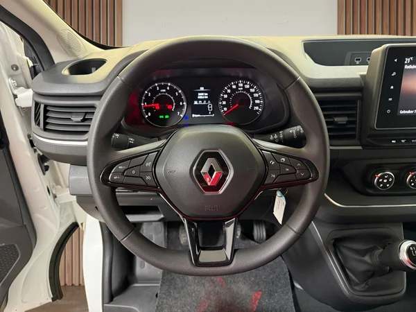 Renault Trafic (2023) — foto 5 van 29