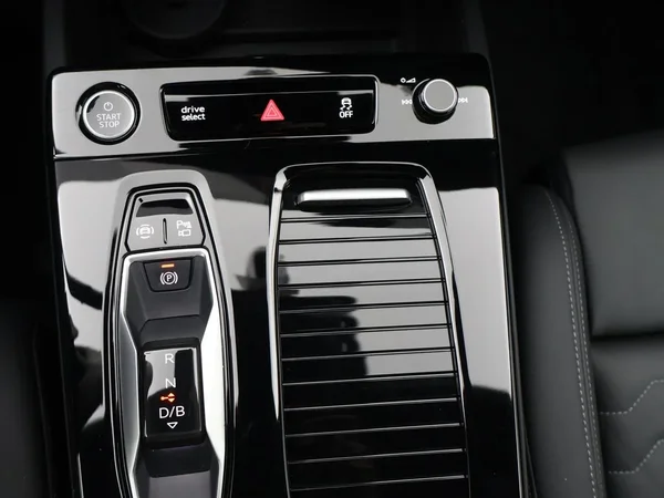 Audi A6 Sportback e-tron (2025) — foto 16 van 37