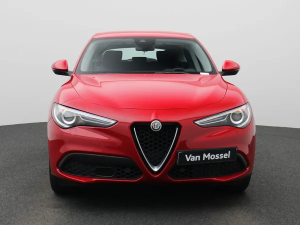 Alfa Romeo Stelvio (2022) — foto 23 van 44