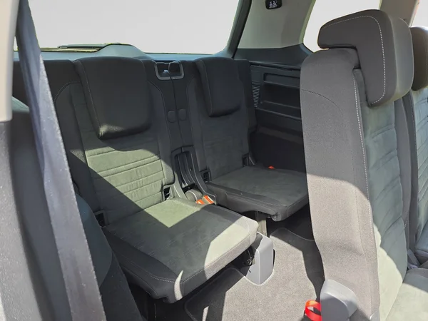 VOLKSWAGEN Touran (2025) — foto 9 van 20