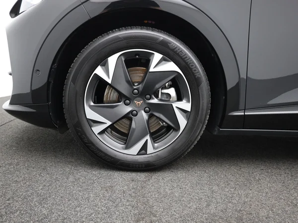 CUPRA Tavascan (2025) — foto 8 van 20