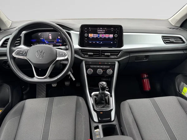VOLKSWAGEN T-Roc (2023) — foto 11 van 16