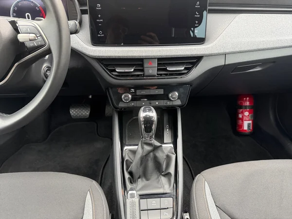 SKODA Kamiq (2024) — foto 3 van 21