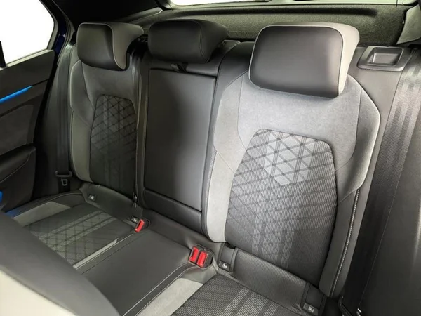 VOLKSWAGEN Golf VIII (2023) — foto 4 van 31
