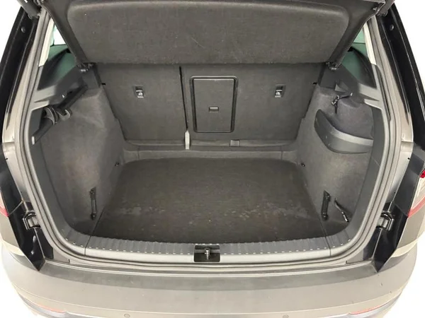 SKODA Karoq (2021) — foto 9 van 17