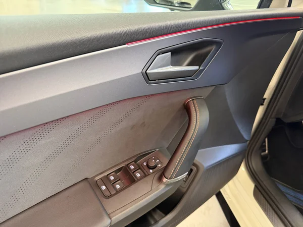 CUPRA Leon ST e-Hybrid (PHEV) (2026) — foto 13 van 24