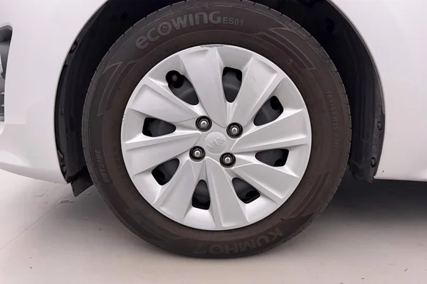 Kia Rio (2021) — foto 19 van 29