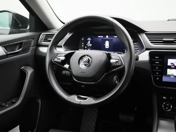 Škoda Superb (2024) — foto 3 van 40