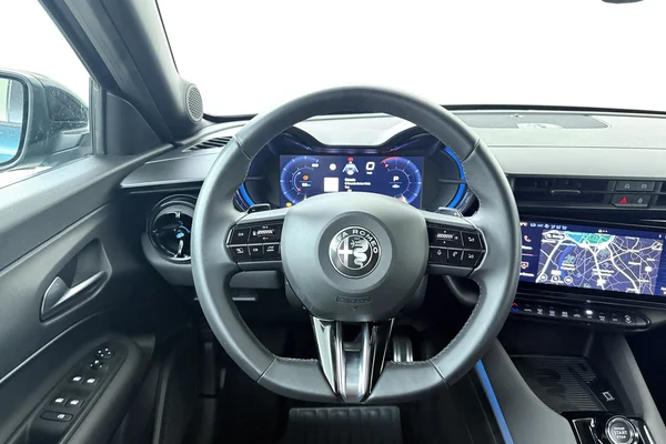 Alfa Romeo Junior (2025) — foto 2 van 20