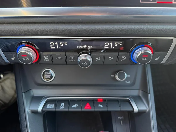 AUDI Q3 PHEV (2024) — foto 19 van 21