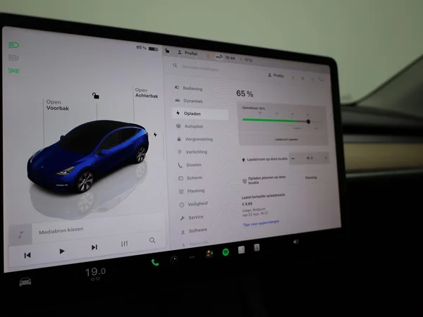 Tesla Model Y (2023) — foto 26 van 52