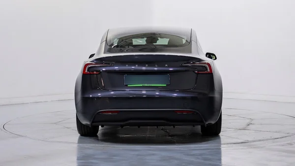 Tesla Model 3 (2024) — foto 36 van 40