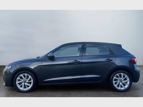 Audi A1 Sportback (2022) — foto 19 van 22