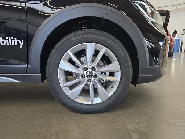 VOLKSWAGEN Taigo (2025) — foto 4 van 23
