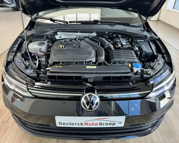 Volkswagen Golf (2021) — foto 6 van 30