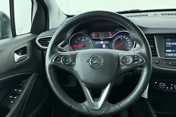 Opel Crossland (2022) — foto 2 van 17