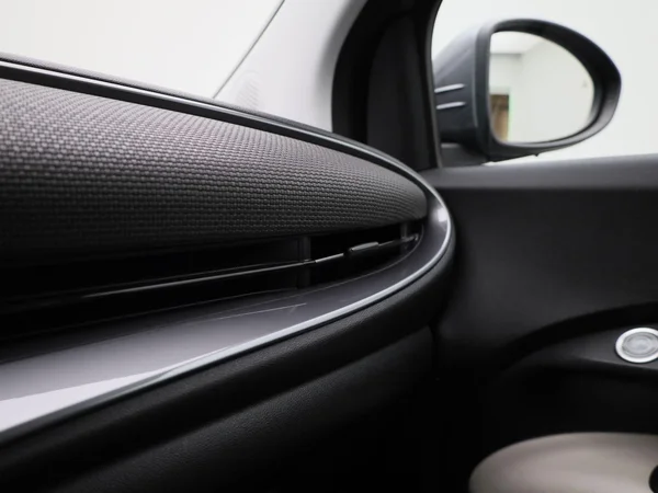 Fiat 500e (2023) — foto 27 van 44