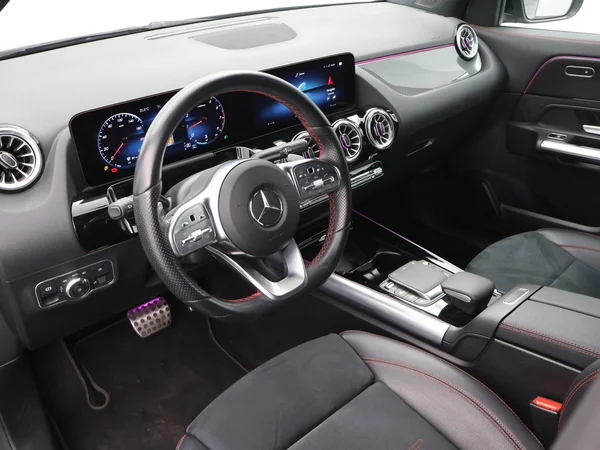 MERCEDES-BENZ GLA 200 (2022) — foto 9 van 29