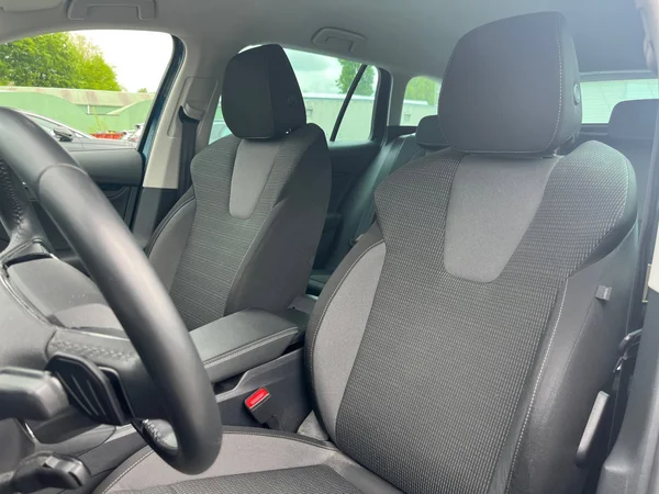SKODA Octavia Combi (2023) — foto 6 van 18