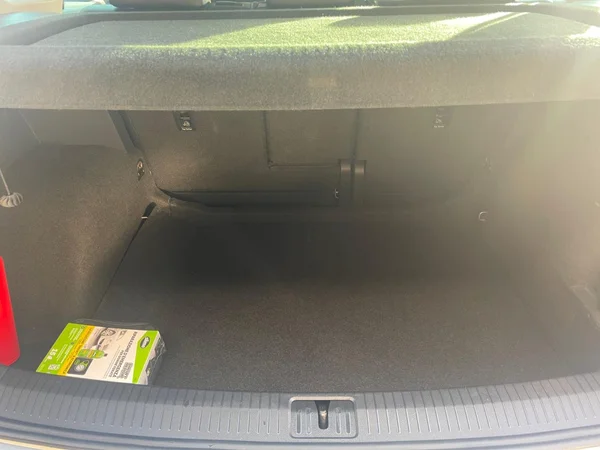 VOLKSWAGEN Tiguan (2017) — foto 10 van 21