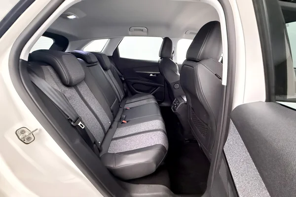 Peugeot 3008 (2020) — foto 4 van 28