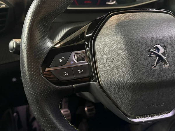 Peugeot 2008 (2022) — foto 11 van 21