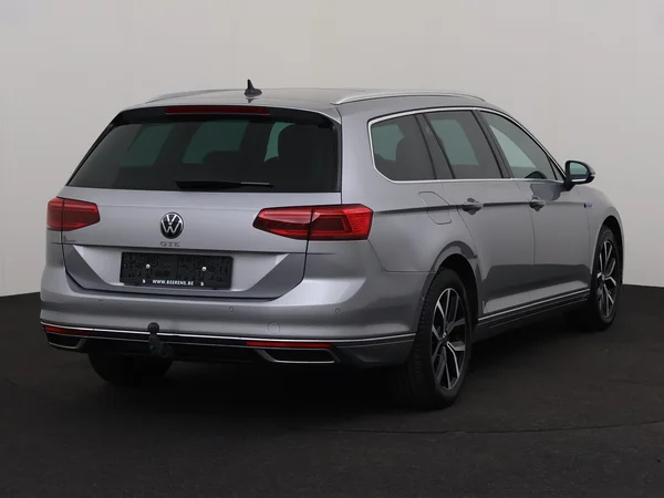 VOLKSWAGEN Passat Variant (2022) — foto 20 van 26