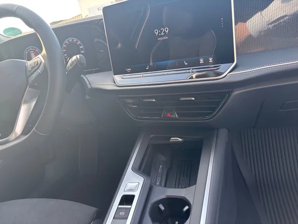 VOLKSWAGEN Passat Variant (2026) — foto 3 van 12