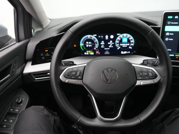 VOLKSWAGEN Golf VIII eHybrid (PHEV) (2026) — foto 10 van 25