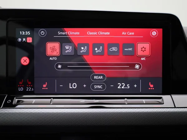 Volkswagen Golf (2022) — foto 19 van 45