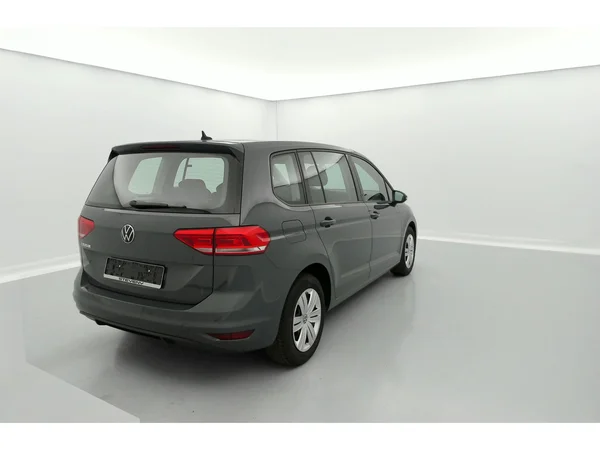 VOLKSWAGEN Touran (2020) — foto 3 van 36