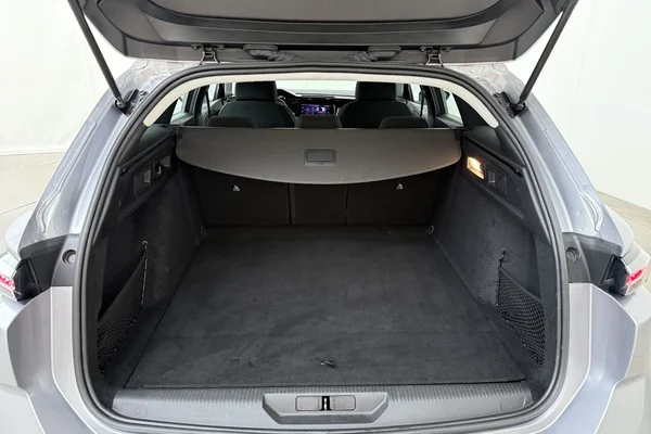 Peugeot 308 SW (2022) — foto 15 van 19